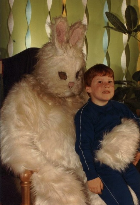 creepy-wtf-easterbunny