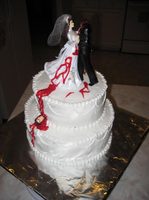 Headless groom dancing with bride divorce cake | riotdaily.com