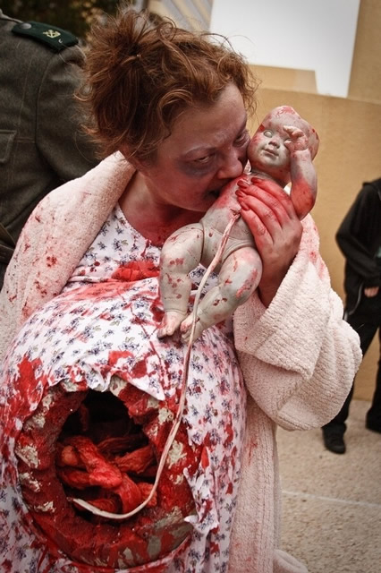 pregnant-zombie8