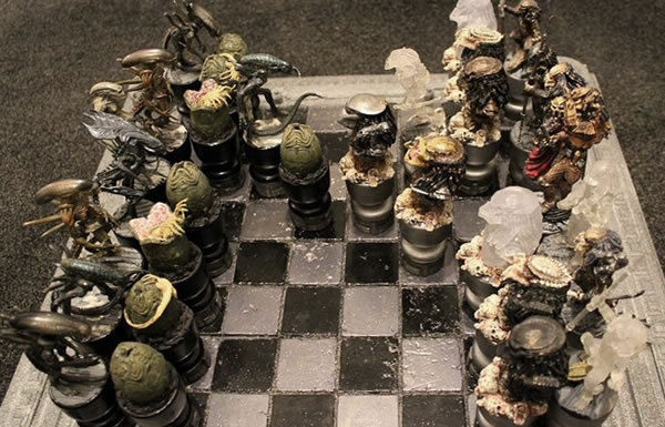 alien-vs-predator-chess-set4