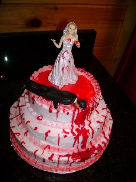 Bride kills groom bloody divorce cake | riotdaily.com